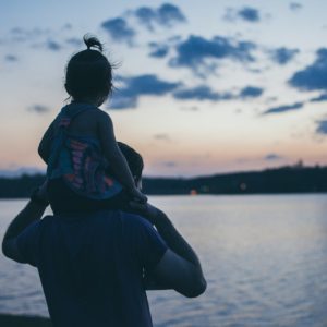 Як підписати фото з донечкою: найкращі слова та цитати