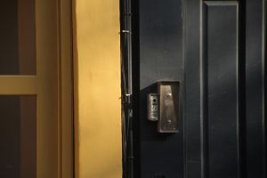 До чого сниться дзвінок у двері: тлумачення сну та значення деталей