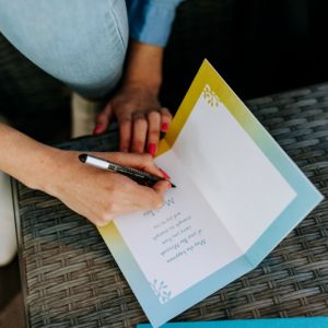 Іменинницею: правопис, відмінювання та приклади привітань