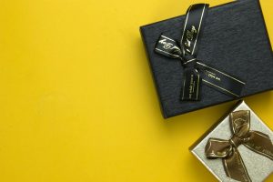 Що подарувати на 40 років чоловіку: ідеї корисних та пам’ятних подарунків